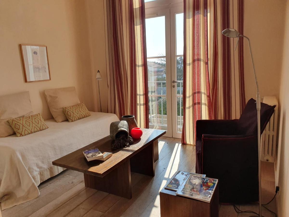 Le Chat Botte Saint-Clement-des-Baleines Luaran gambar